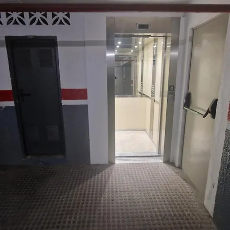 Atico Con Esplendida Terraza