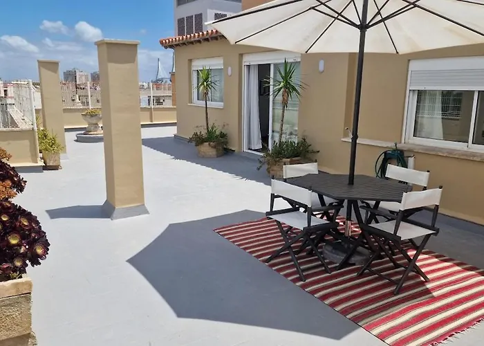 Atico Con Esplendida Terraza شقة