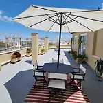 Atico Con Esplendida Terraza